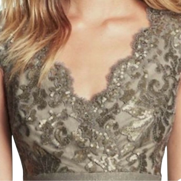 Tadashi Shoji Metallic Embellished Lace Sheath Dress in Smoke Platinum – Size 4 - Picture 3 of 15